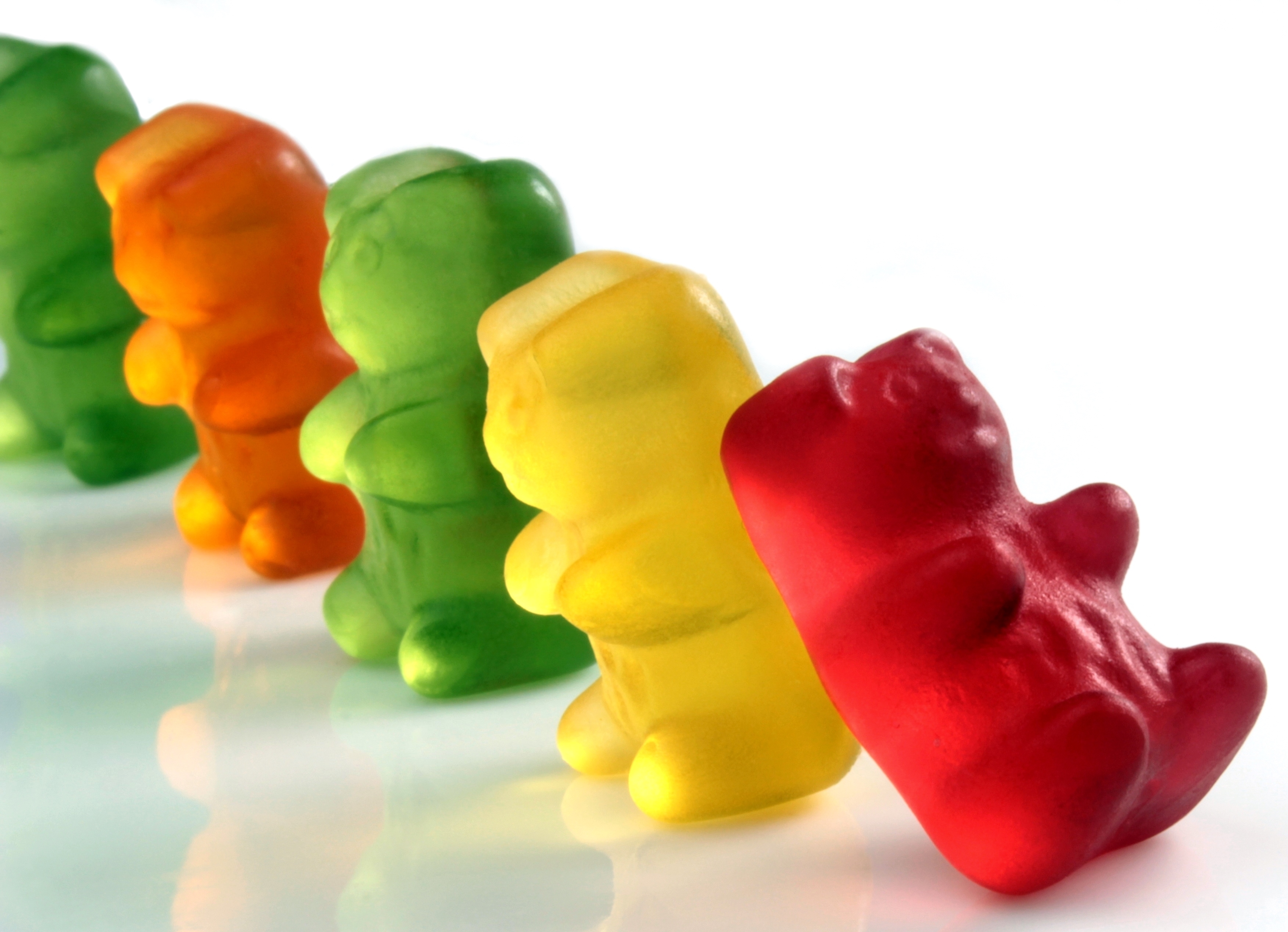 1 gummy bear. Мармеладный мишка в разных ракурсах. Мармеладные колонны. Гамми ботинки. Gummy Bear PNG.